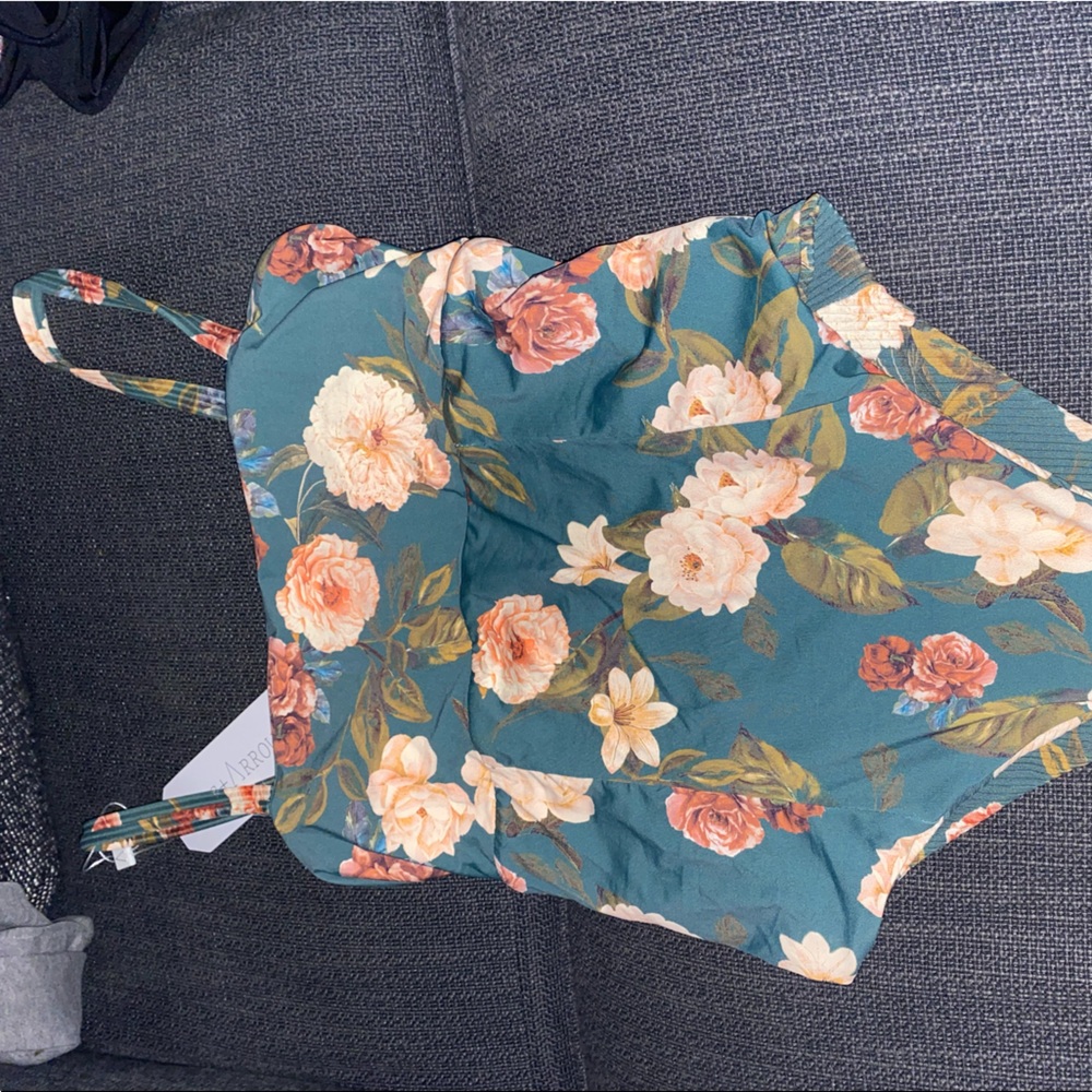 Bathing suit/ Body suit